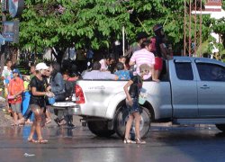 250x180xsongkran-picture-5.png.pagespeed.ic.bG-_FHvMKA