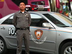 xpattaya-police-car.png.pagespeed.ic.YcYIXQdgqS